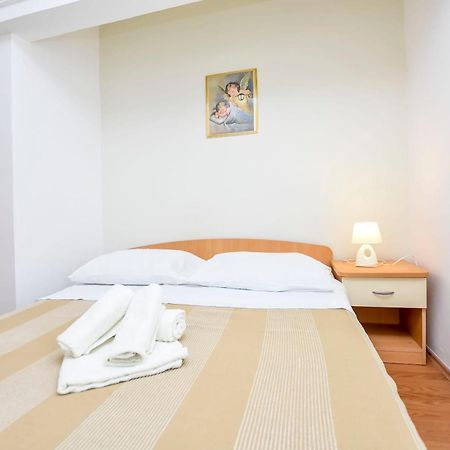Apartments Jasna Primosten Exterior photo